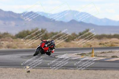 media/Nov-16-2025-Race Pace (Sun) [[8c5fa54630]]/Non Verified Riders (1st 20 Minutes)/5-Turn 15 (110pm)/